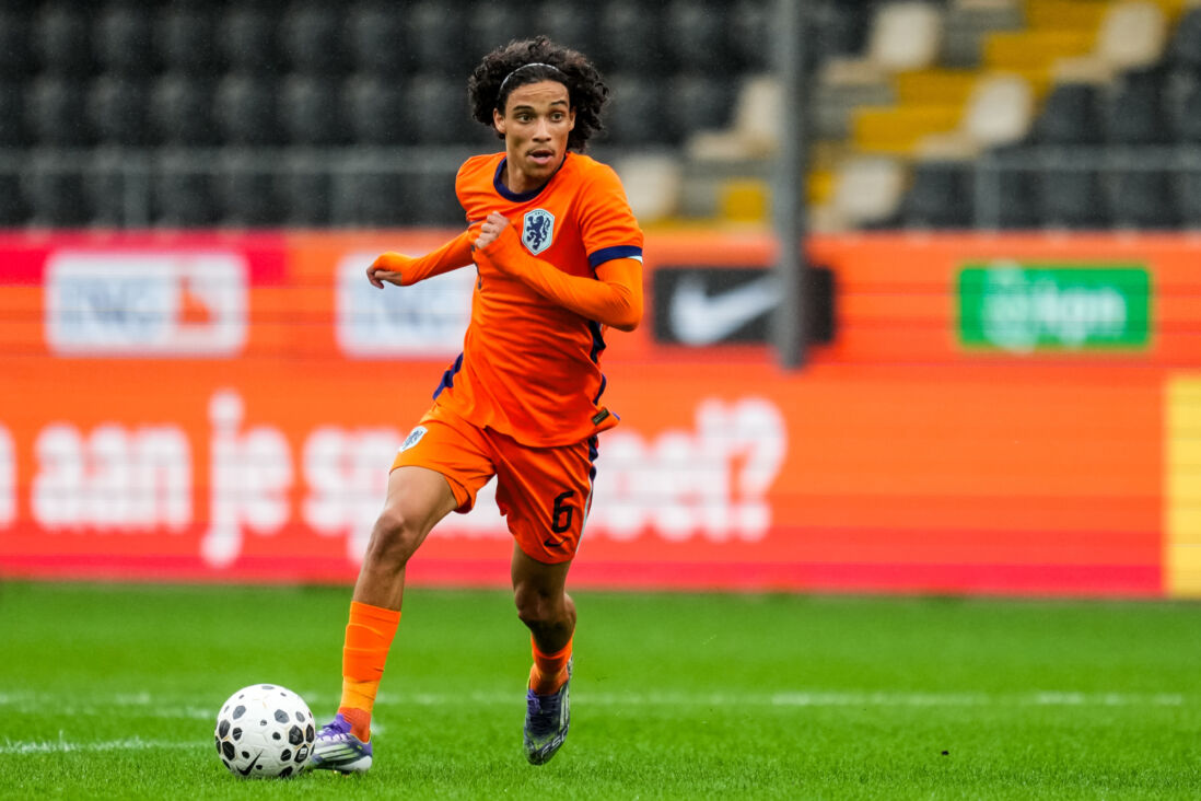 Gjivai Zechiël namens Jong Oranje