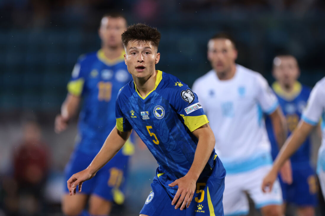 Esmir Bajraktarevic namens Bosnië en Herzegovina