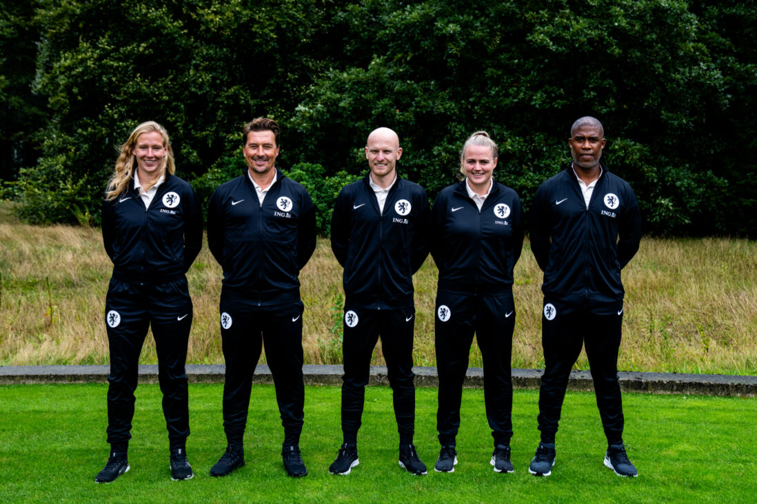 Eline Sol, Martijn Reuser, Arjan Veurink, Roos Kwakkenbos en Iwan Redan