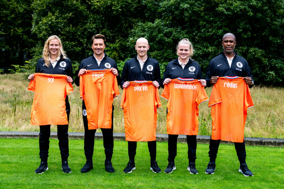 Eline Sol, Martijn Reuser, Arjan Veurink, Roos Kwakkenbos en Iwan Redan