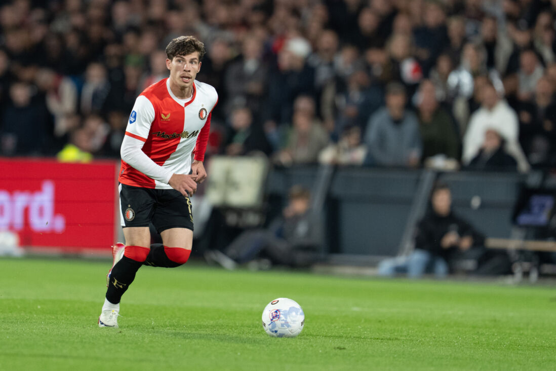 Jordan Bos in actie voor Feyenoord