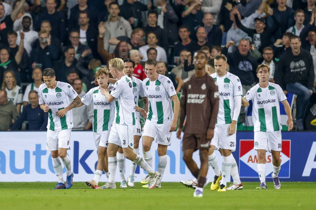 FC Groningen viert een goal