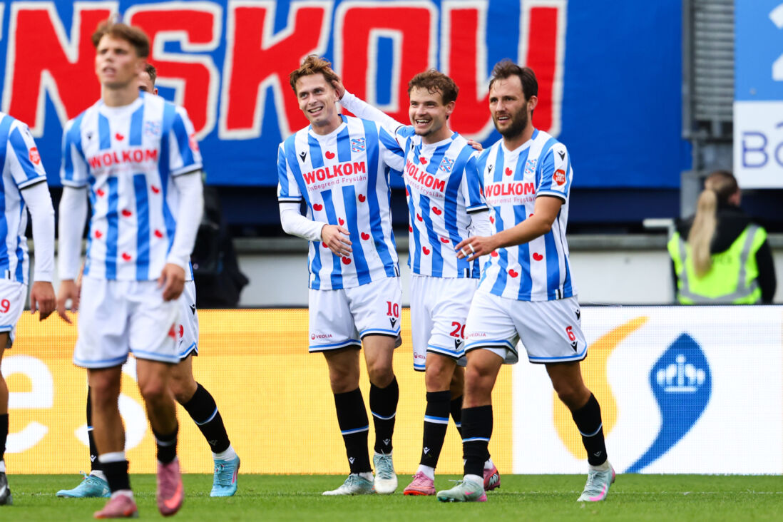 SC Heerenveen viert doelpunt