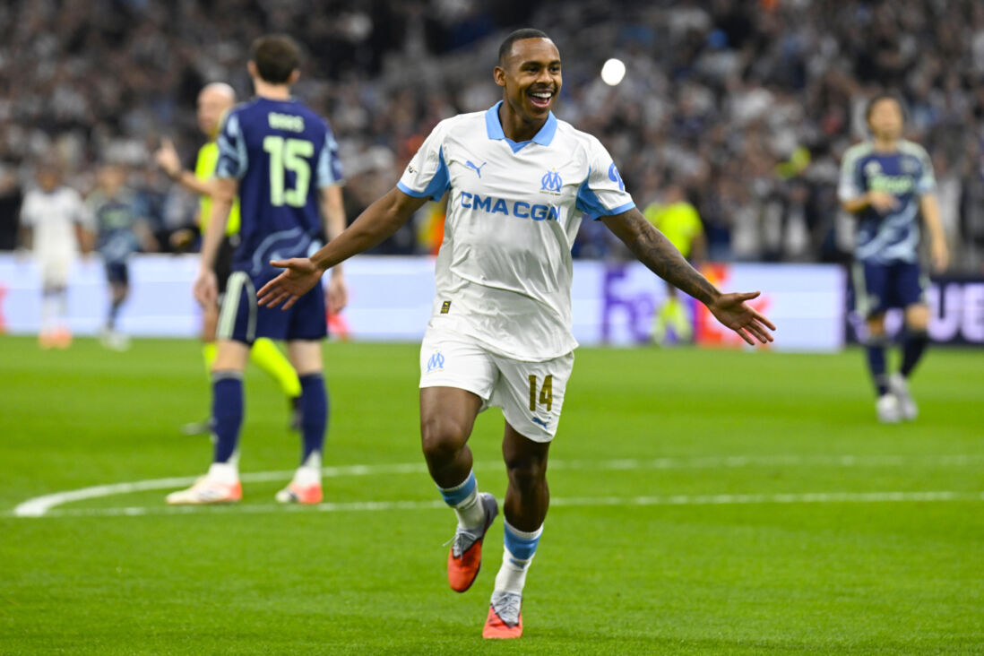 Igor Paixão viert zijn treffer tegen Ajax