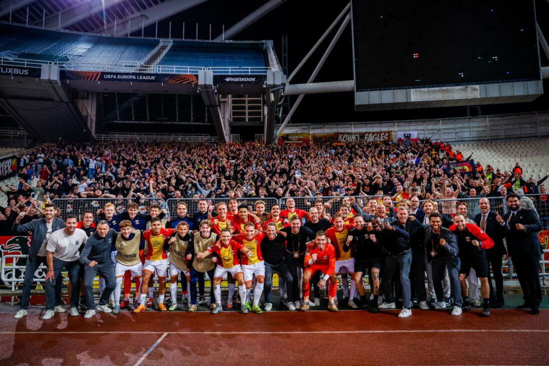 Go Ahead Eagles viert feest met de supporters in Athene