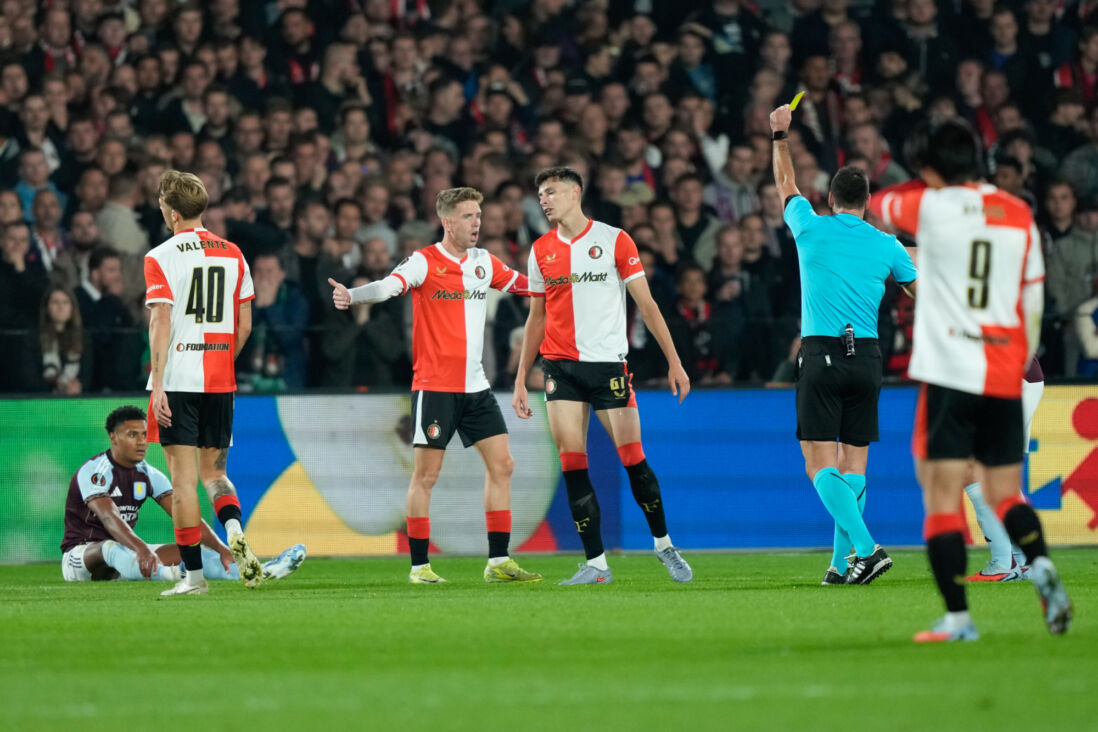 Anel Ahmedhodzic krijgt geel