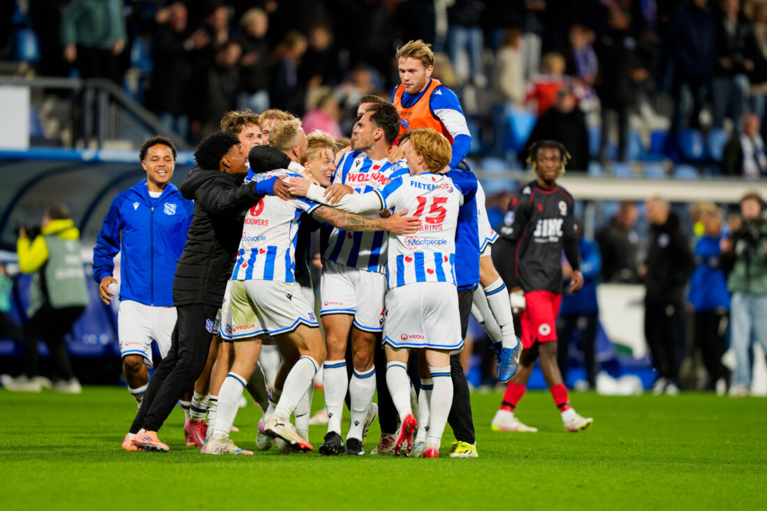 SC Heerenveen juicht na een treffer