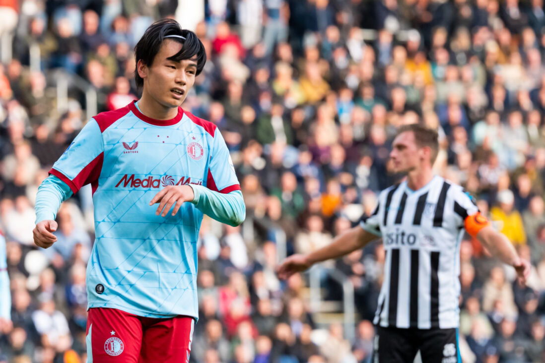 Ayase Ueda scoort tegen Heracles Almelo