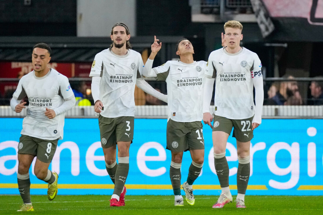 Jerdy Schouten, Dest en Gąsiorowski na de goal van Mauro Junior