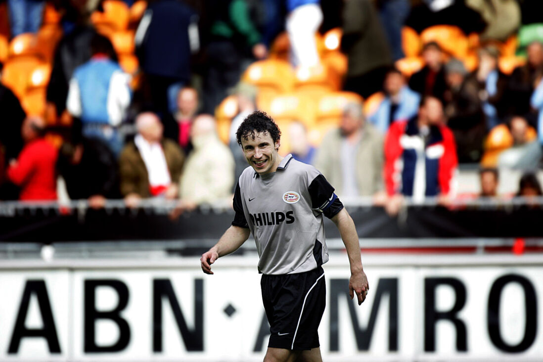 Mark van Bommel scoorde in 2005 een hattrick in de Amsterdam Arena