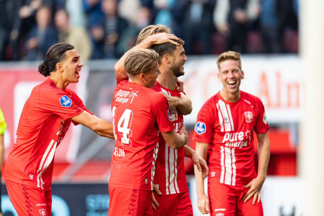 FC Twente viert de treffer van Ricky van Wolfswinkel