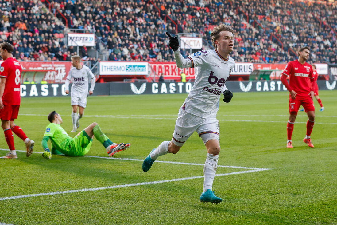 Jakob Breum scoort in Enschede