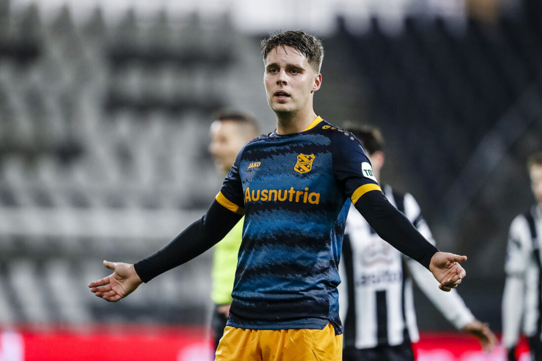 Joey Veerman tijdens Heracles Almelo - SC Heerenveen