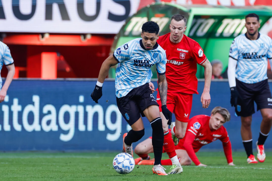 Richonell Margaret aan de bal tegen FC Twente