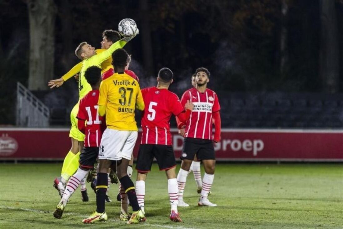 Maxime Delanghe in actie tegen NAC Breda