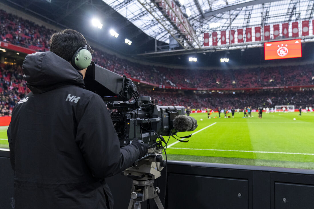 Een camera van ESPN in de Johan Cruijff ArenA