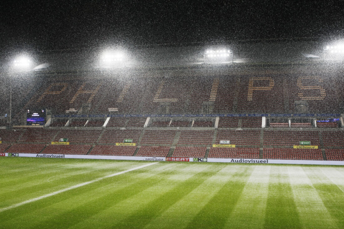 Sneeuw in het Philips Stadion