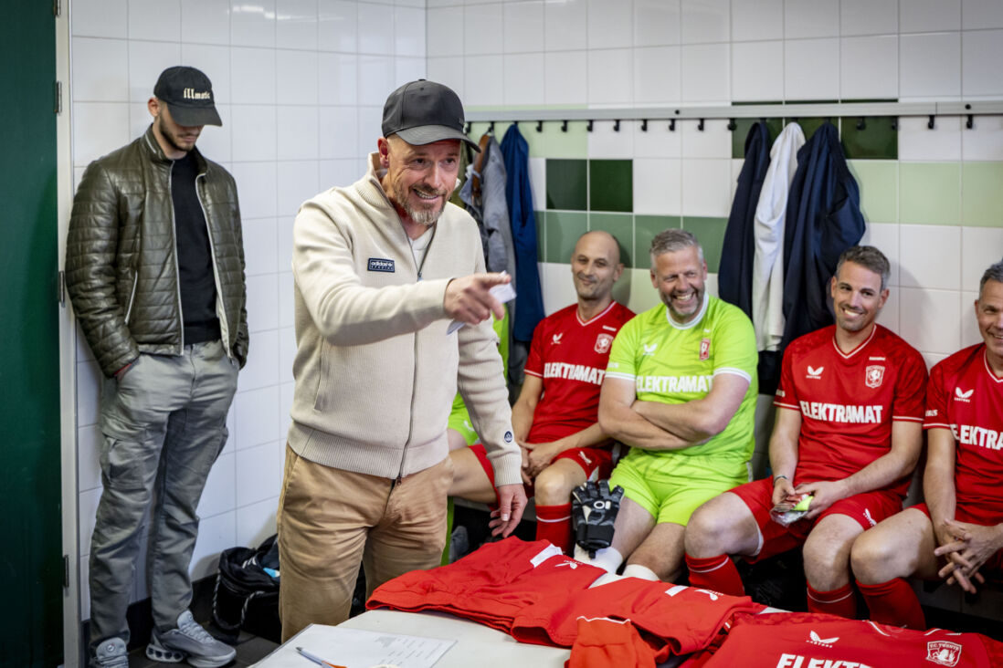 Erik ten Hag als trainer van FC Twente All Stars