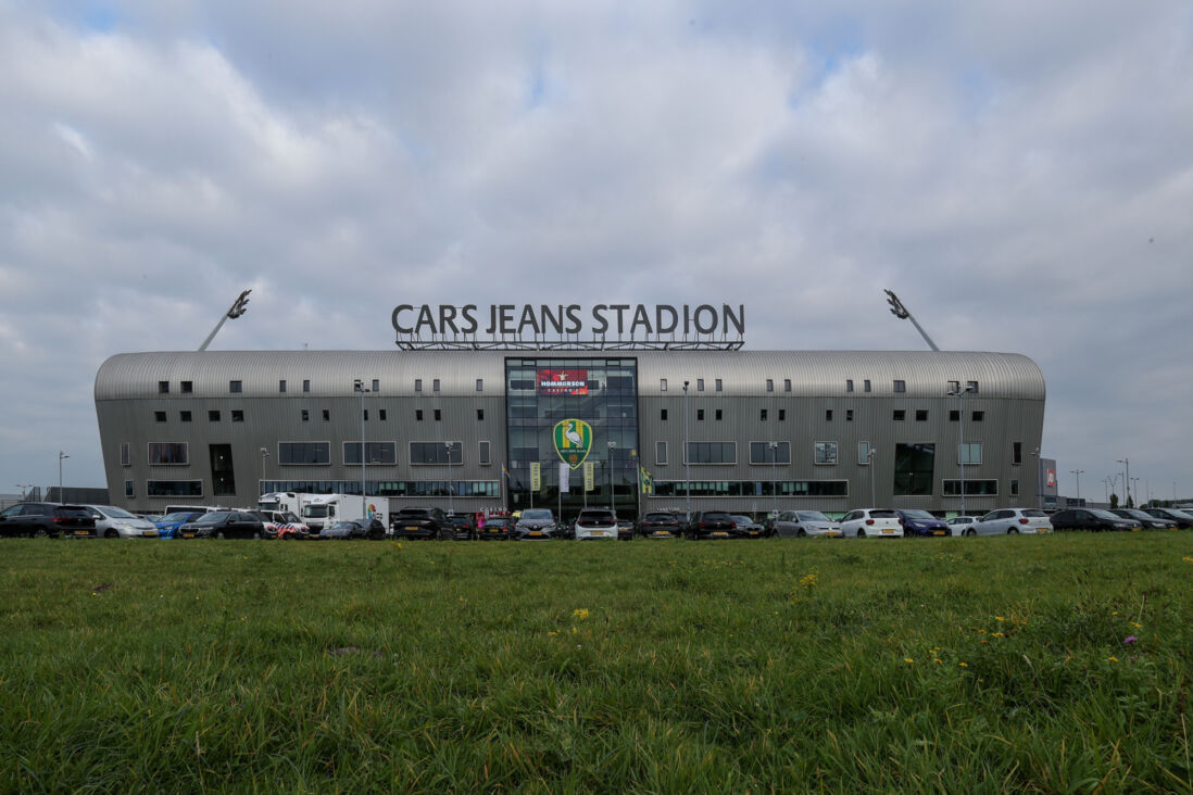Het Cars Jeans Stadion van ADO Den Haag