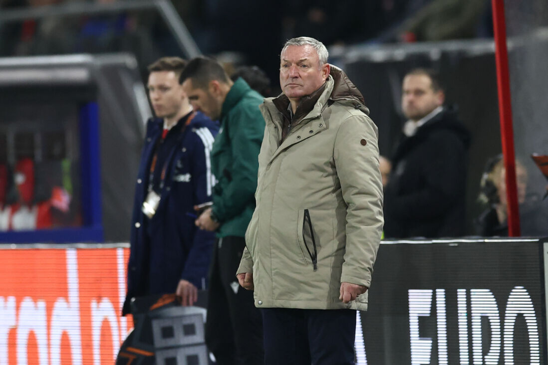 Ron Jans langs de kant