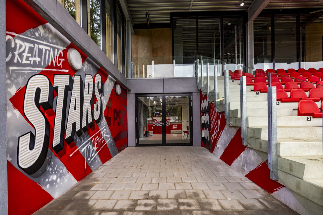 De spelerstunnel in TenCate Stadion De Herdgang