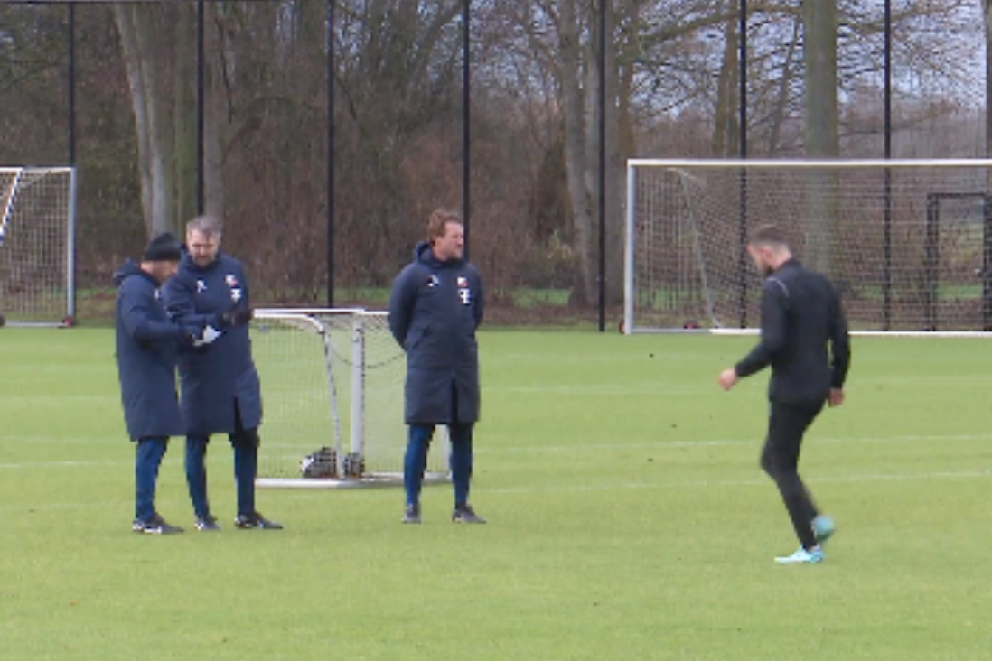 Silberbauer bij de training van FC Utrecht