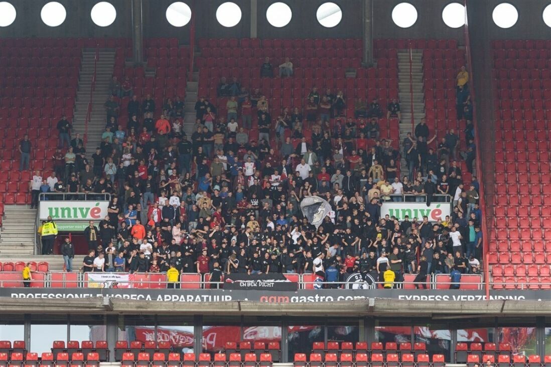 FC Utrecht-fans in Enschede