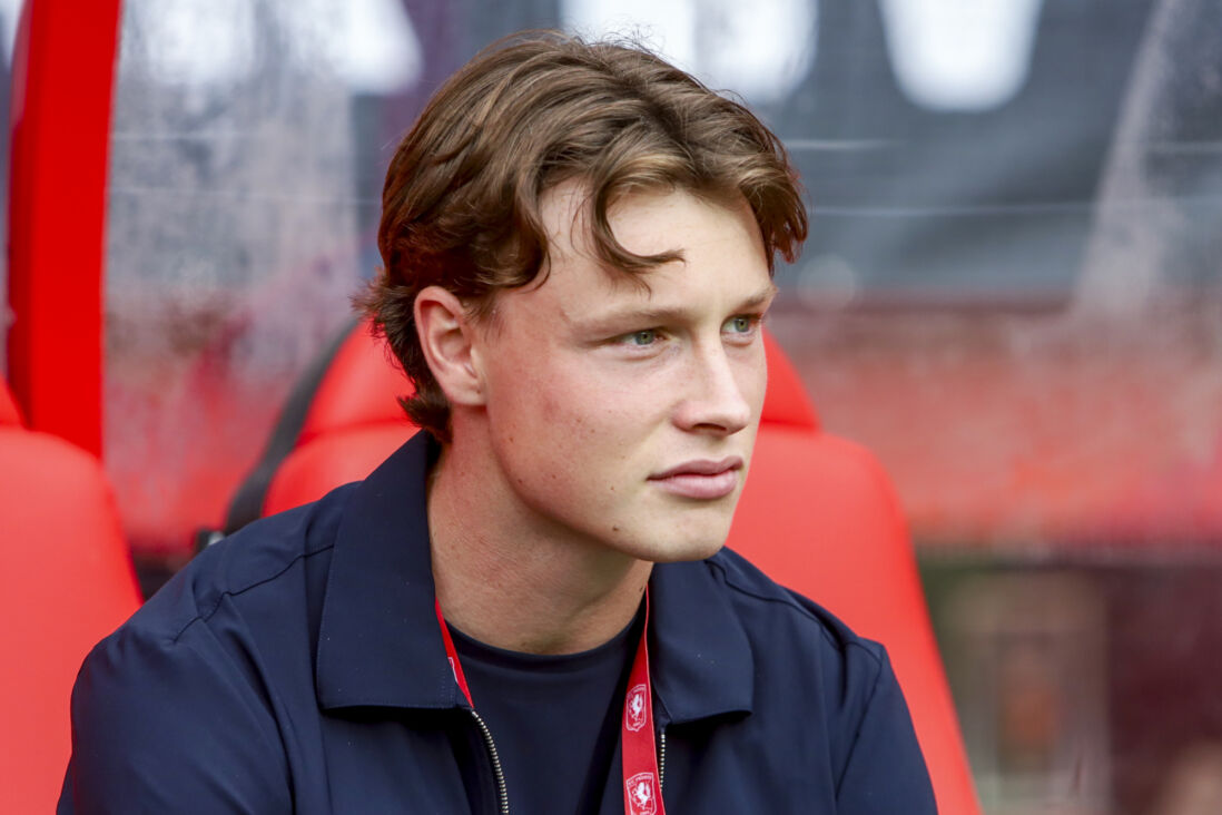 Sondre Ørjasæter op de bank bij FC Twente