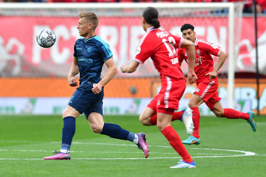 Zian Flemming in actie tegen FC Twente