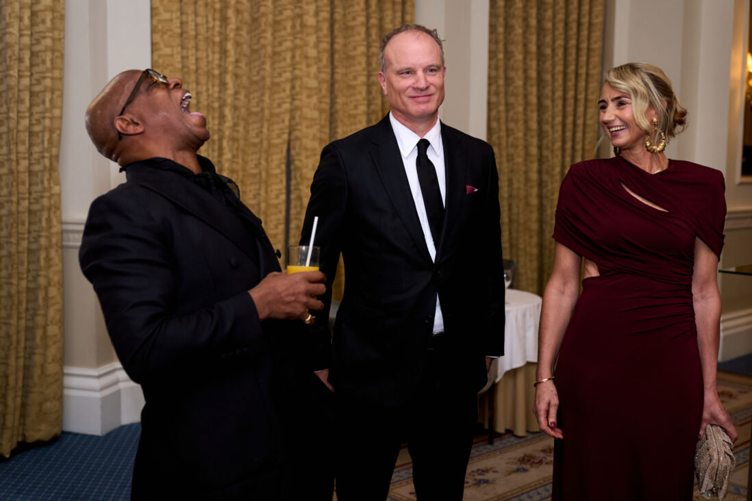 Ian Wright en Dennis Bergkamp bij het FWA Tribute in Londen