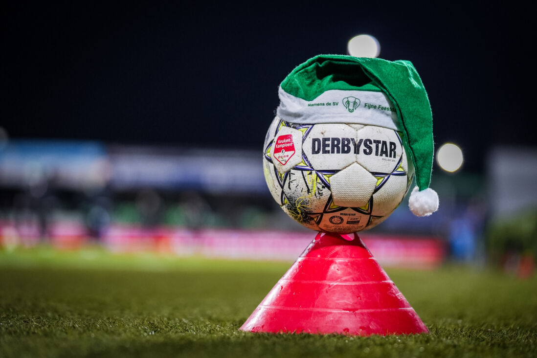 Een Derbystar-bal bij FC Dordrecht