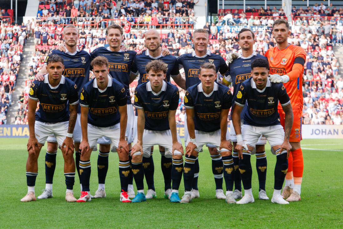 Elftalfoto Go Ahead Eagles voor de Johan Cruijff Schaal