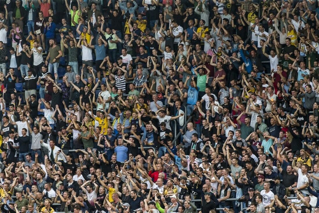Blije supporters van NAC Breda