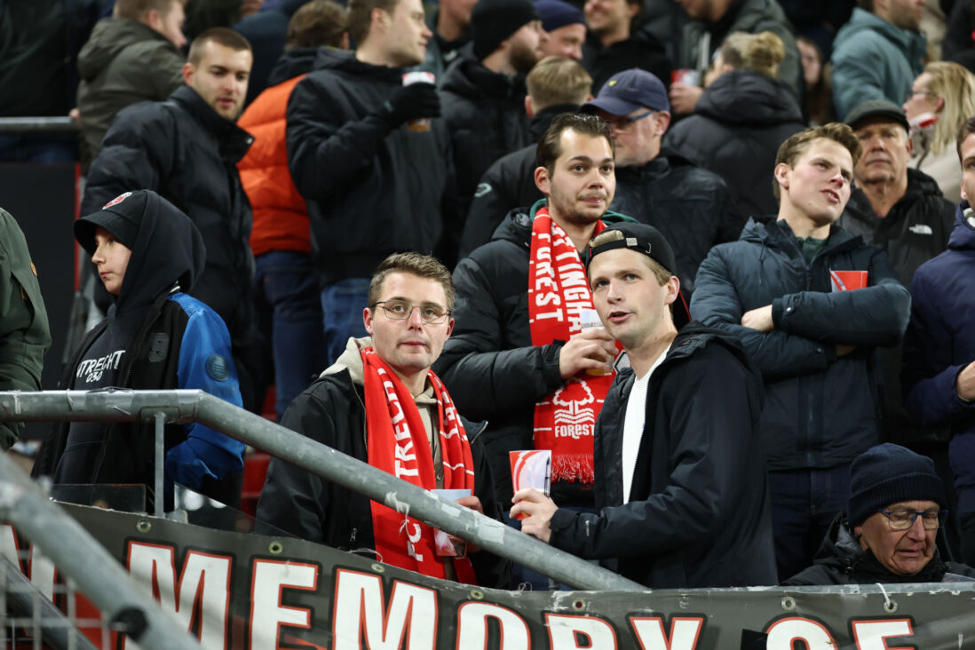 FC Utrecht-fans aan het bier