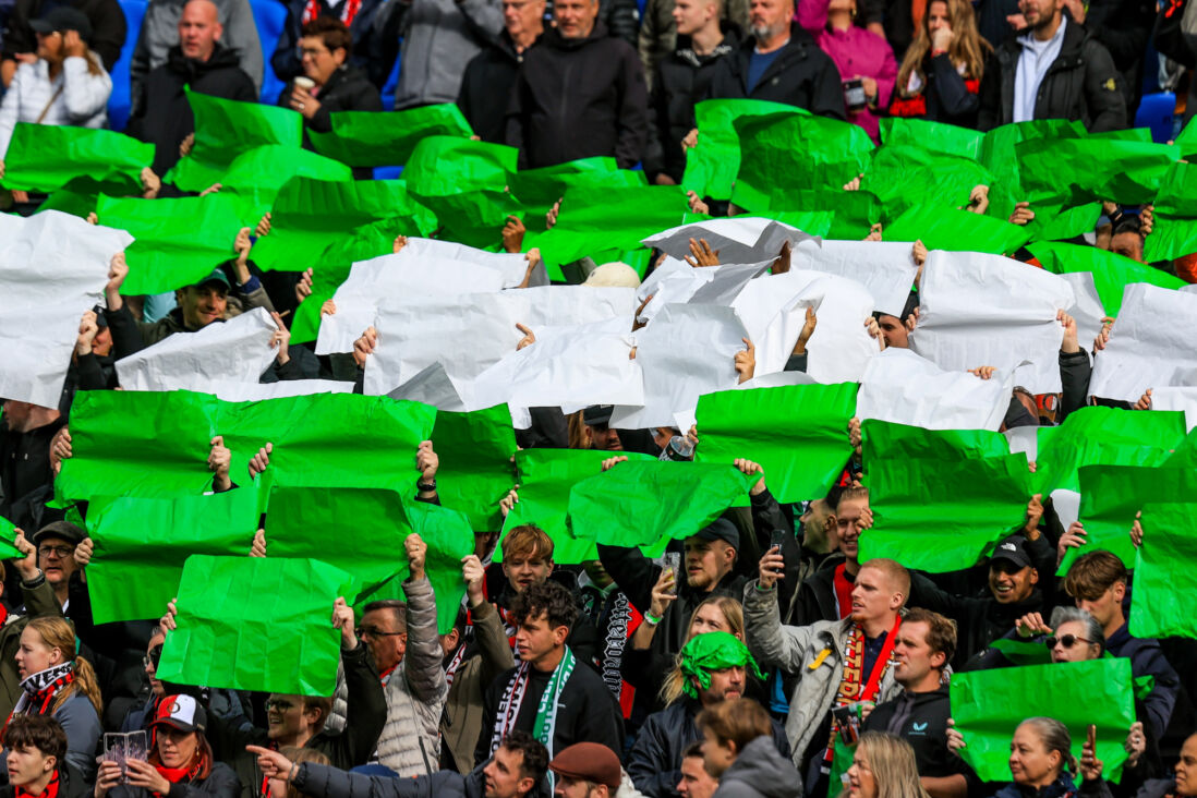 Feyenoord-fans in De Kuip