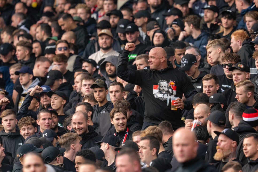 Feyenoord-fans in De Kuip