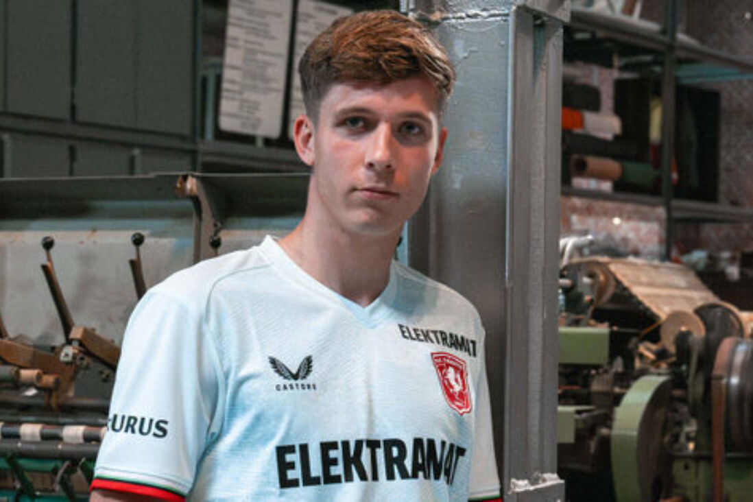Gijs Besselink in het nieuwe uitshirt