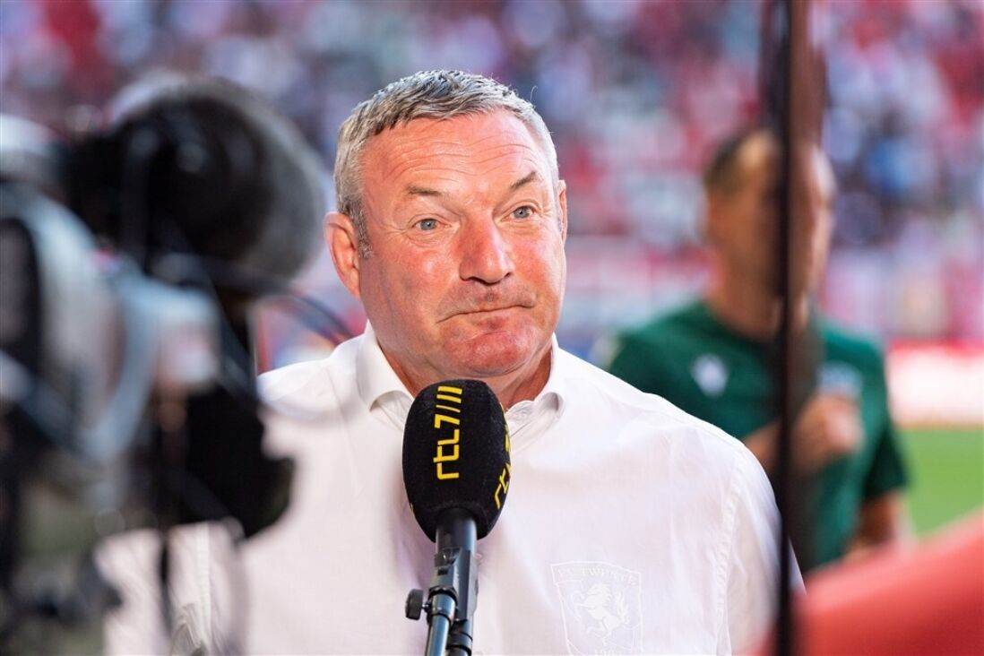 Ron Jans voor de camera van RTL