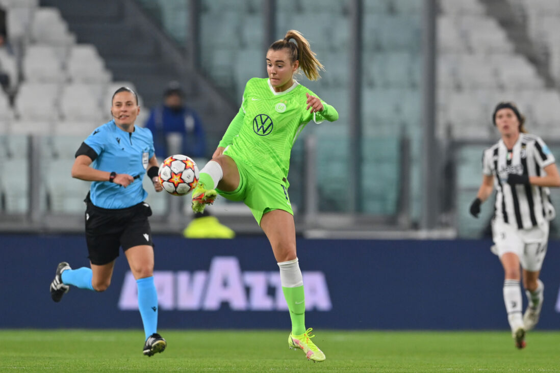 Jill Roord namens VfL Wolfsburg tegen Juventus