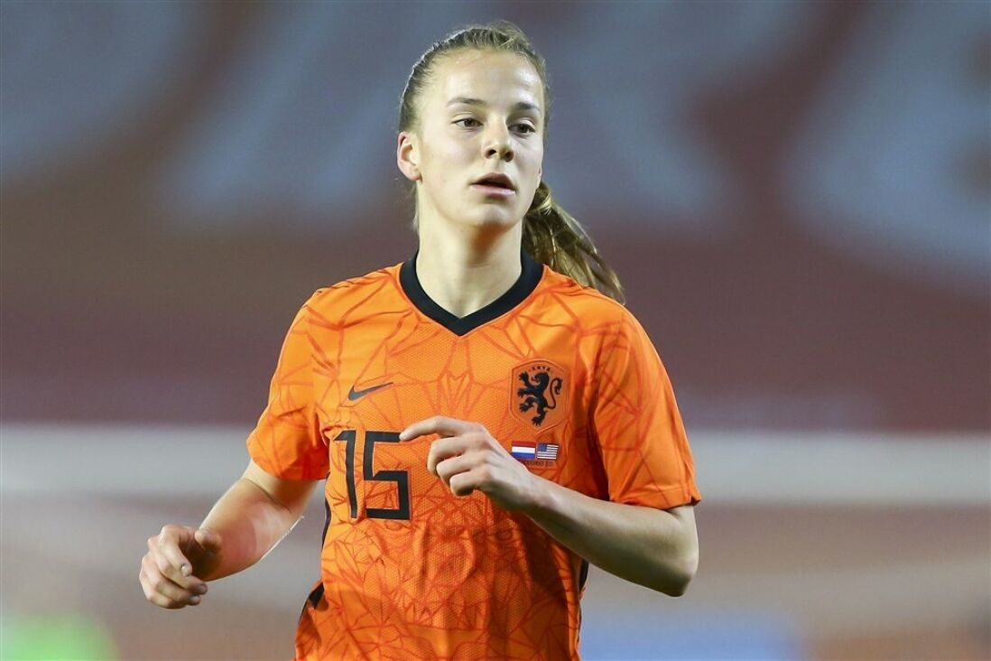 Lynn Wilms in het shirt van Oranje