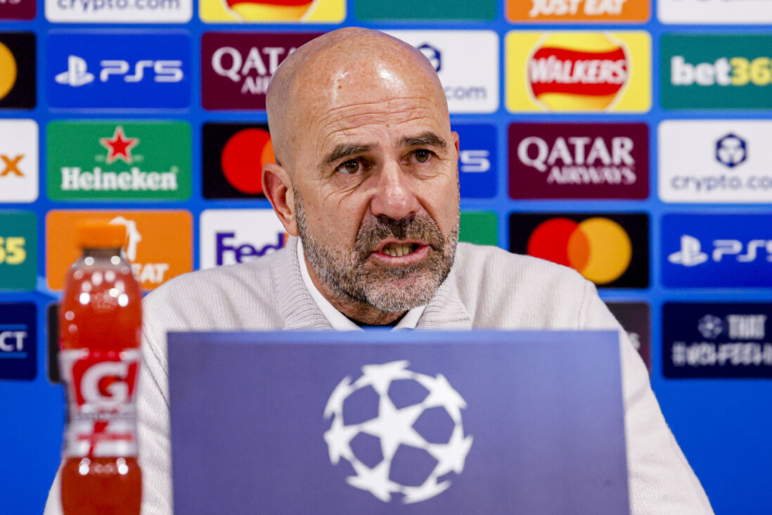 Peter Bosz op de persconferentie
