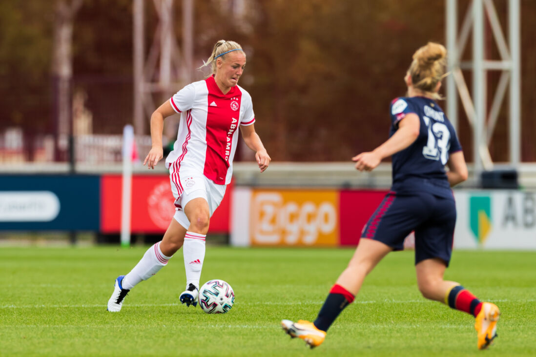 Op stefanie van der gragt ajax 5f9bf2986f05f