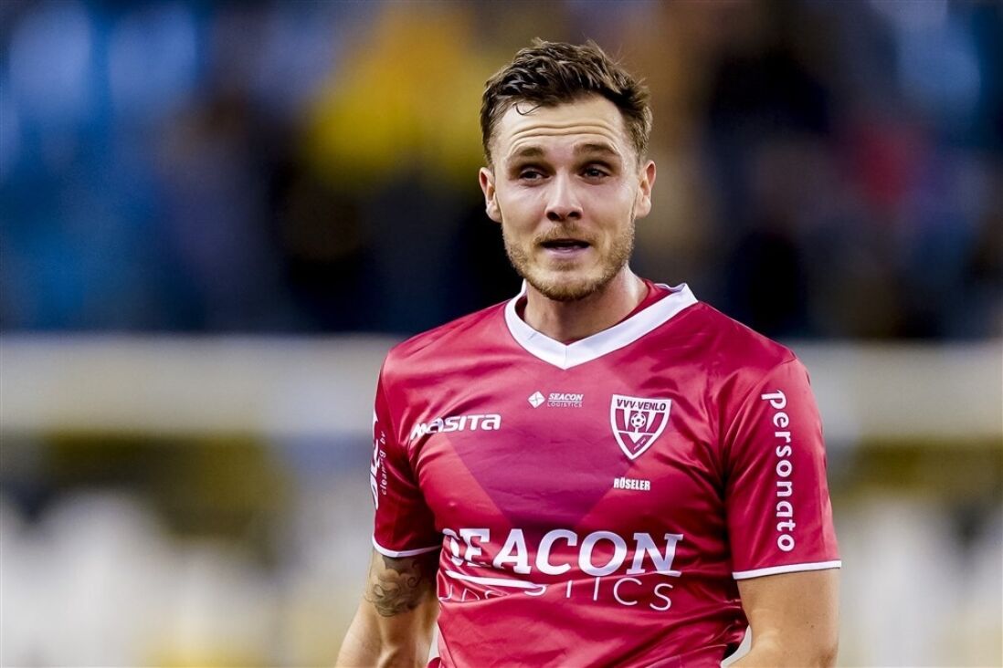 Nils Röseler in het shirt van VVV-Venlo