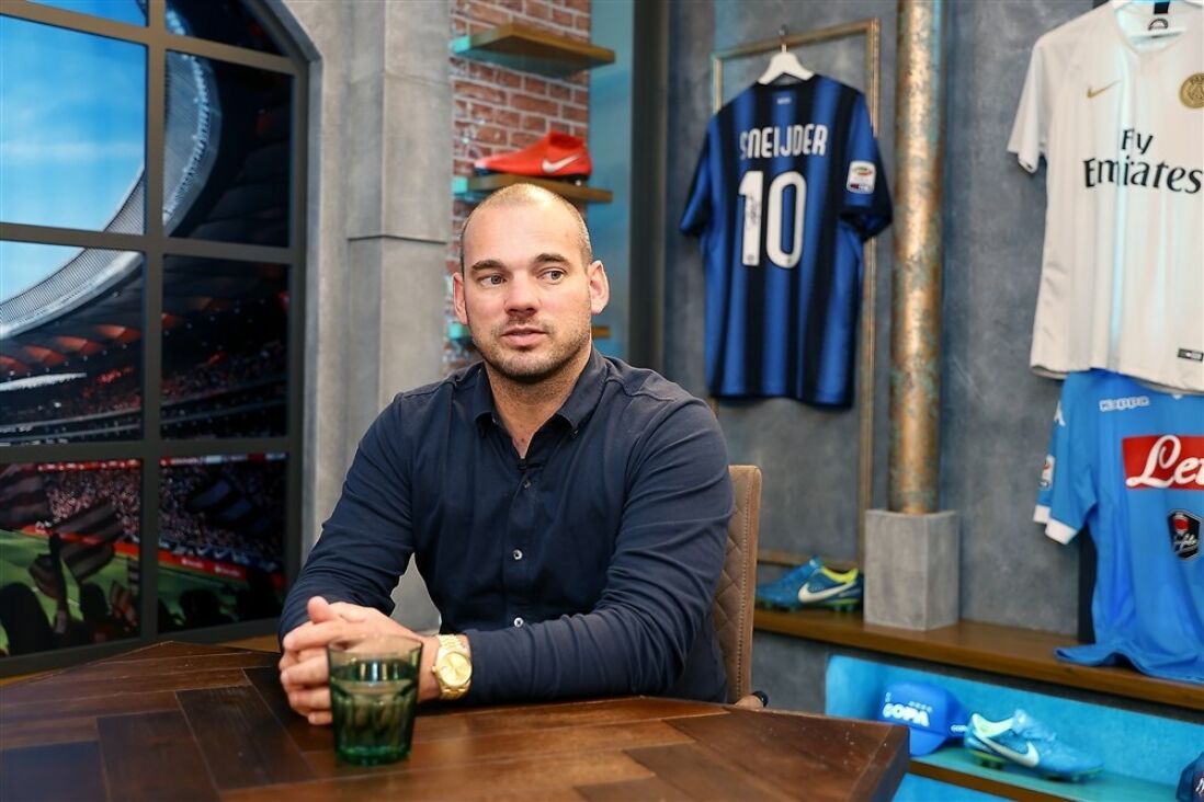 Wesley Sneijder in de studio van Voetbal International