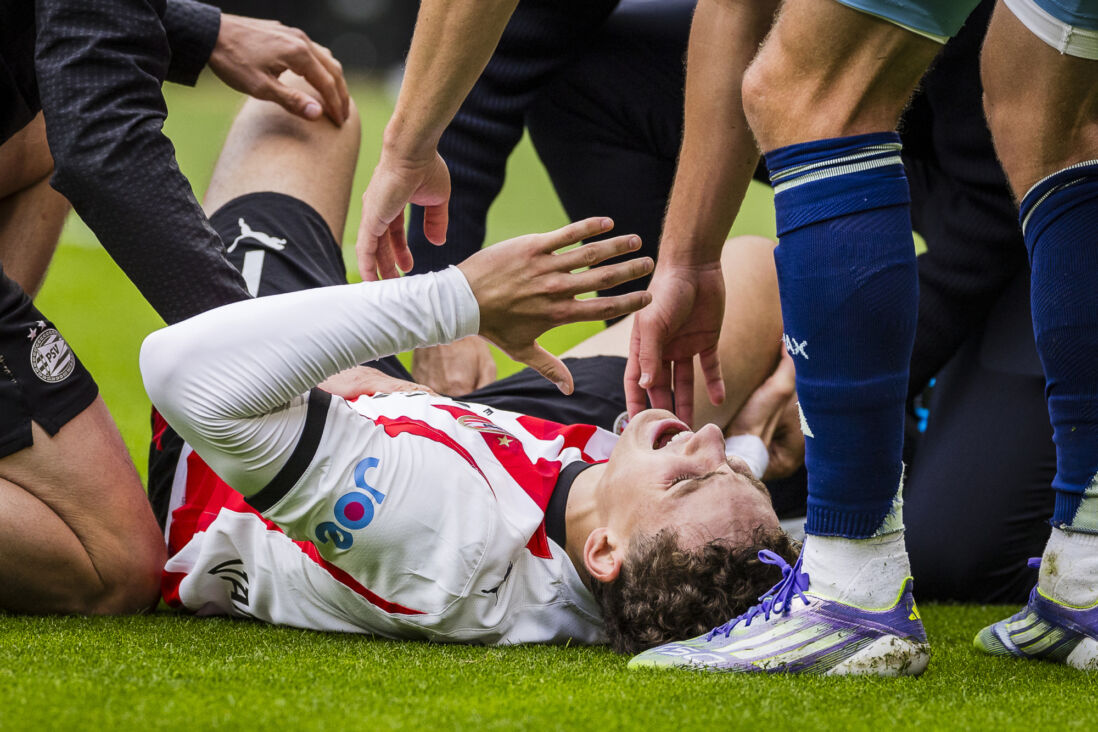 Ruben van Bommel schreeuwt het uit van de pijn