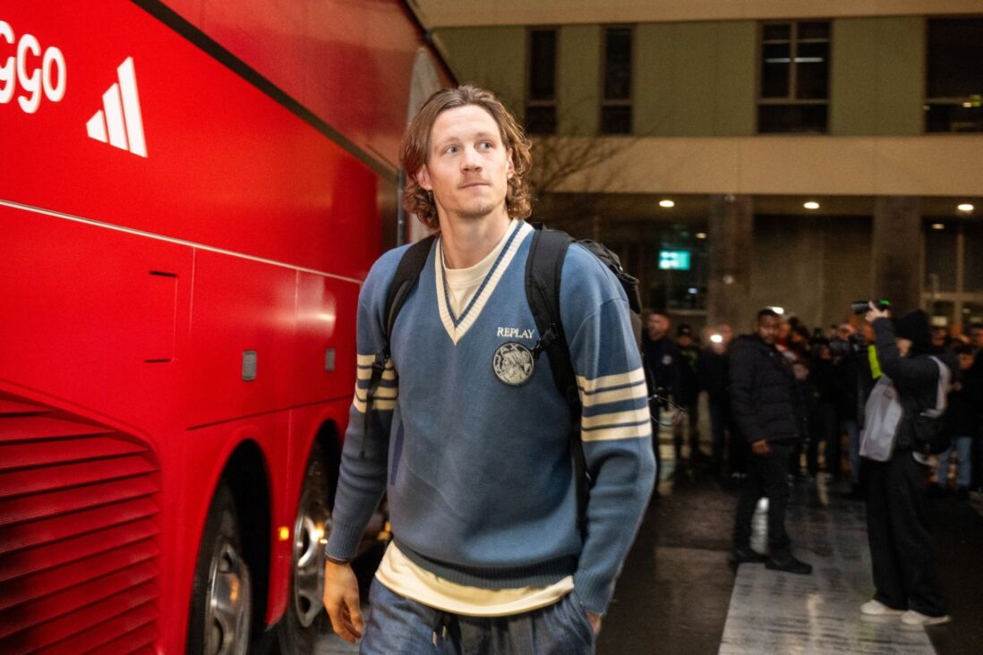 Wout Weghorst bij een uitwedstrijd van Ajax