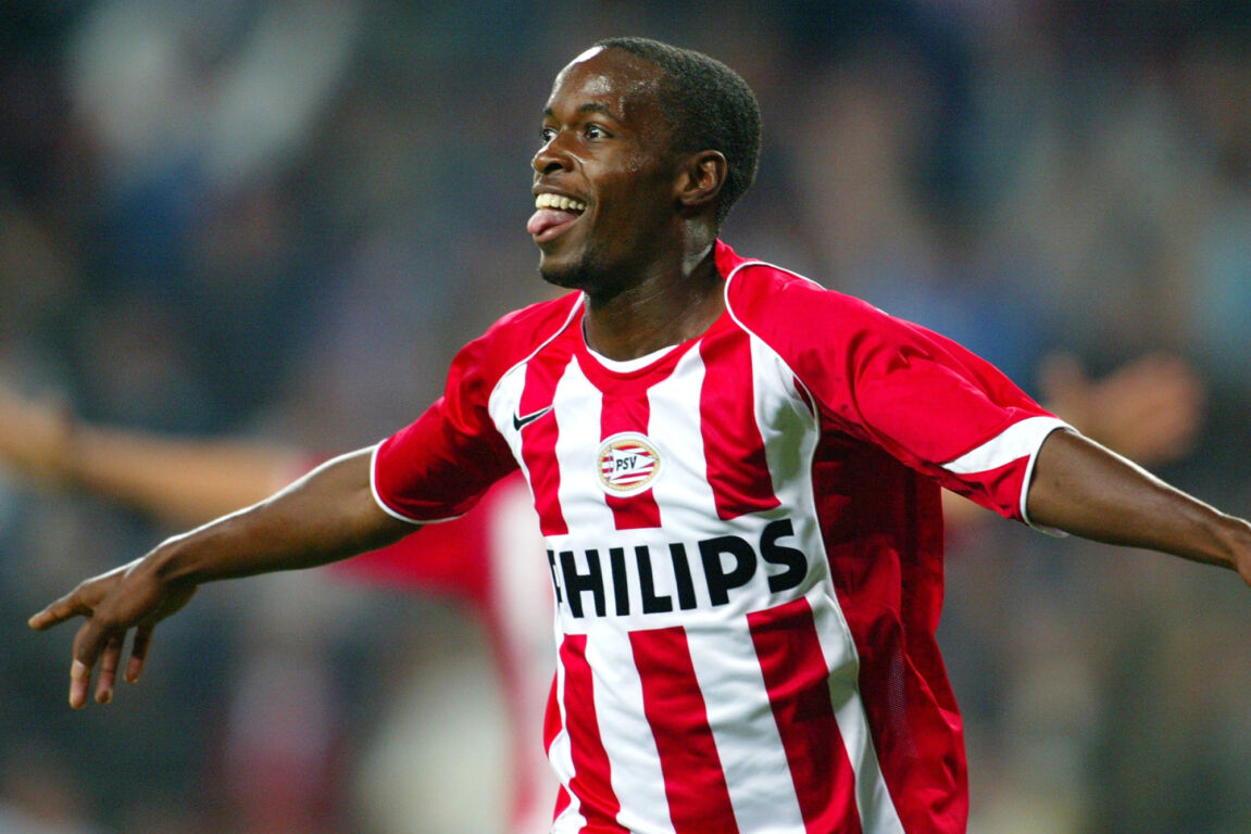 DaMarcus Beasley viert een goal namens PSV
