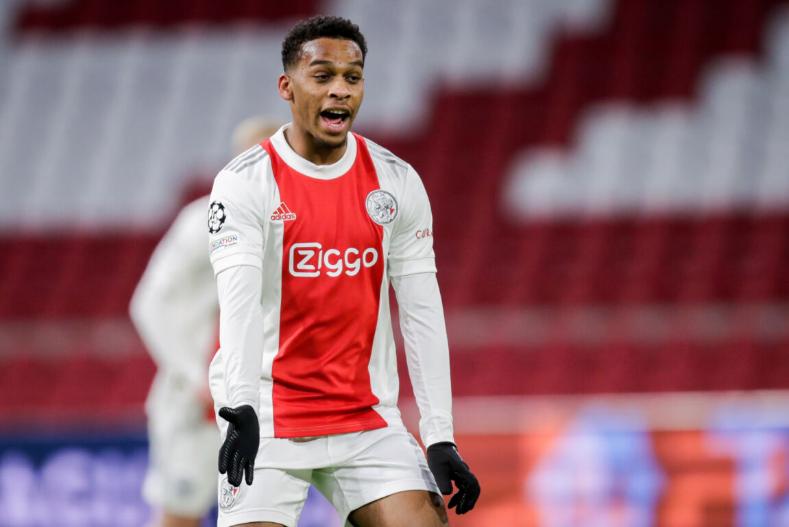 Jurriën Timber tijdens een Champions League-duel