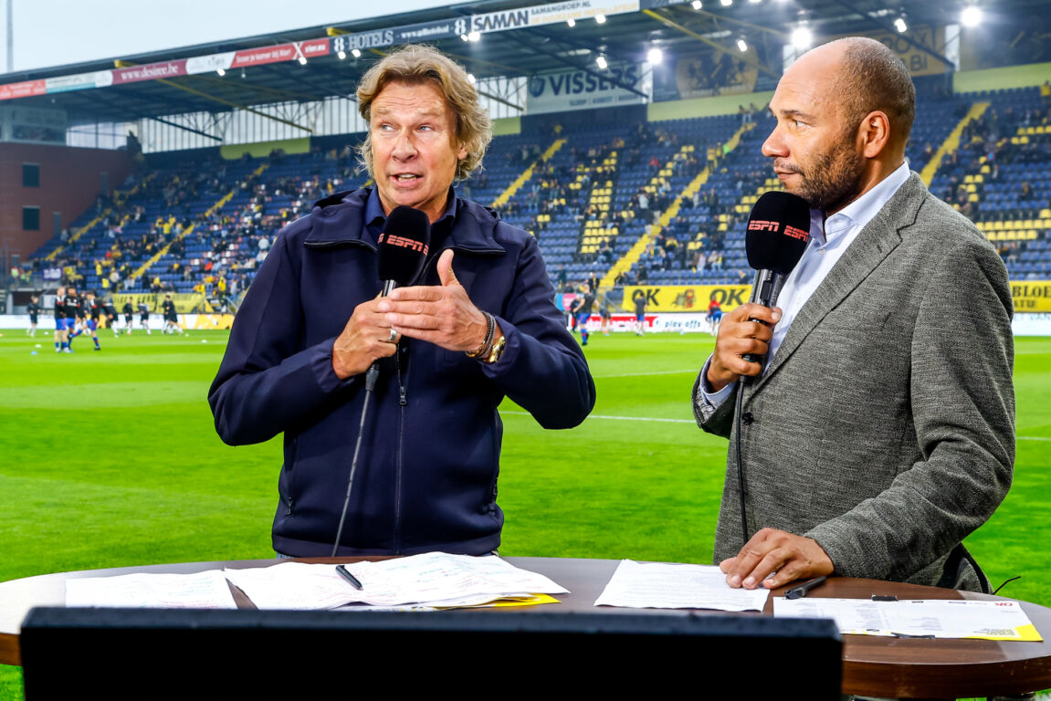 Hans Kraay en Sinclair Bischop namens ESPN in het Rat Verlegh Stadion