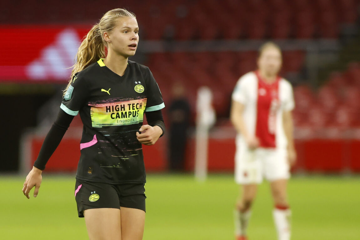 Lore Jacobs in actie namens PSV